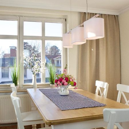 Strandnahe Fewo Mit 3 Schlafzimmern Und Balkon, Villa Vergissmeinnicht 02, Binz Kültér fotó